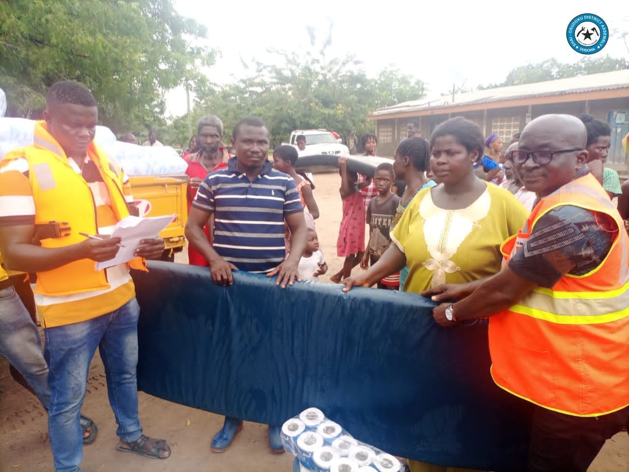 DCE DONATES ITEMS TO AFFECTED DISASTER VICTIMS. 