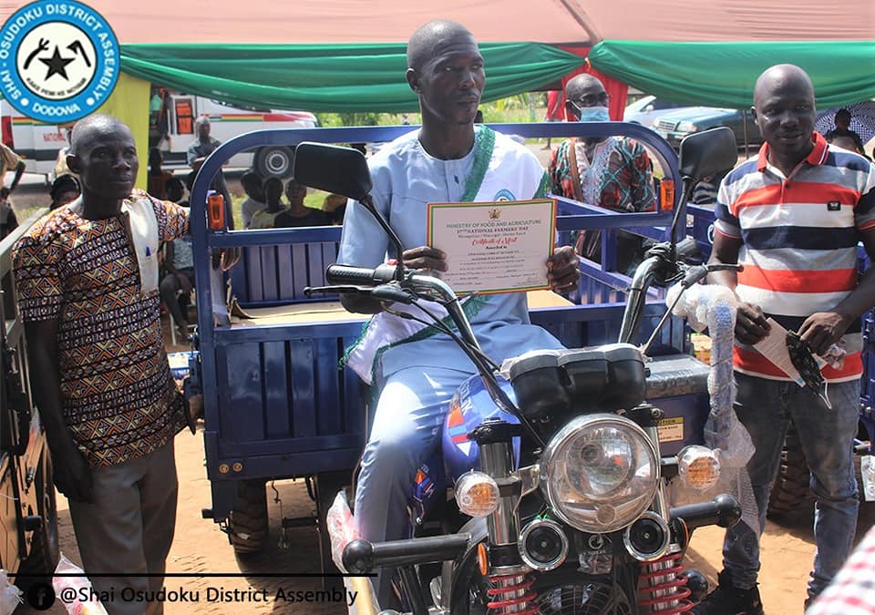 Shai-Osudoku awards Distinguished Farmers