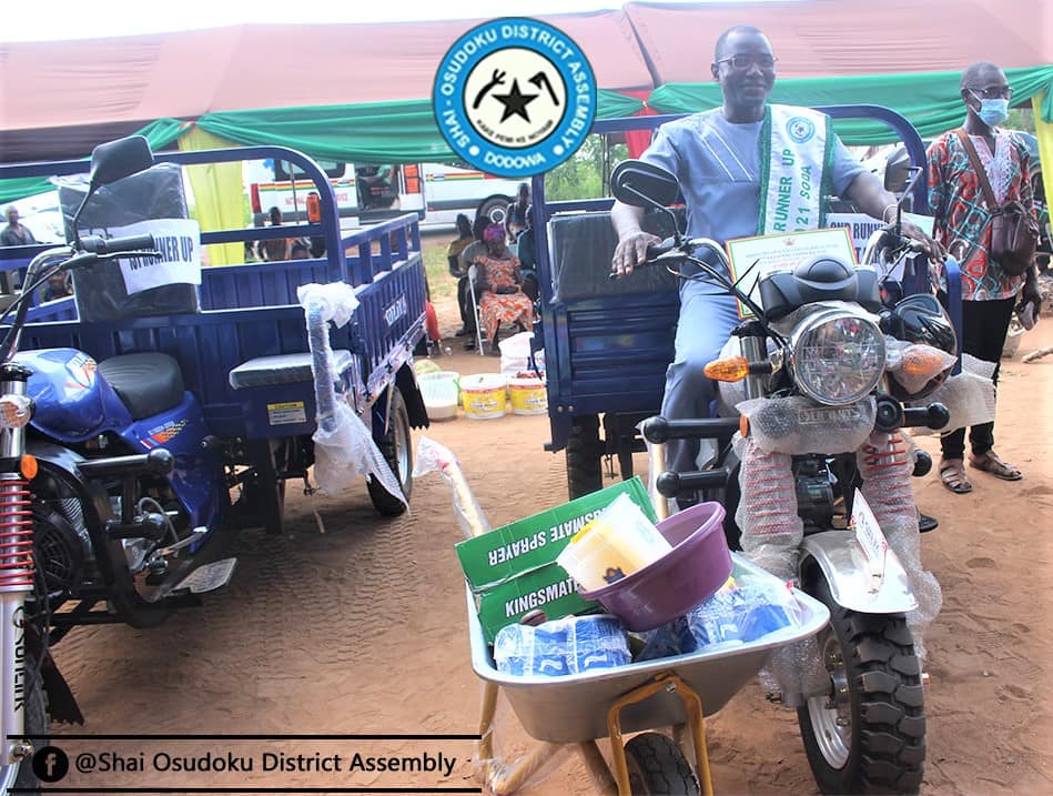 Shai-Osudoku awards Distinguished Farmers