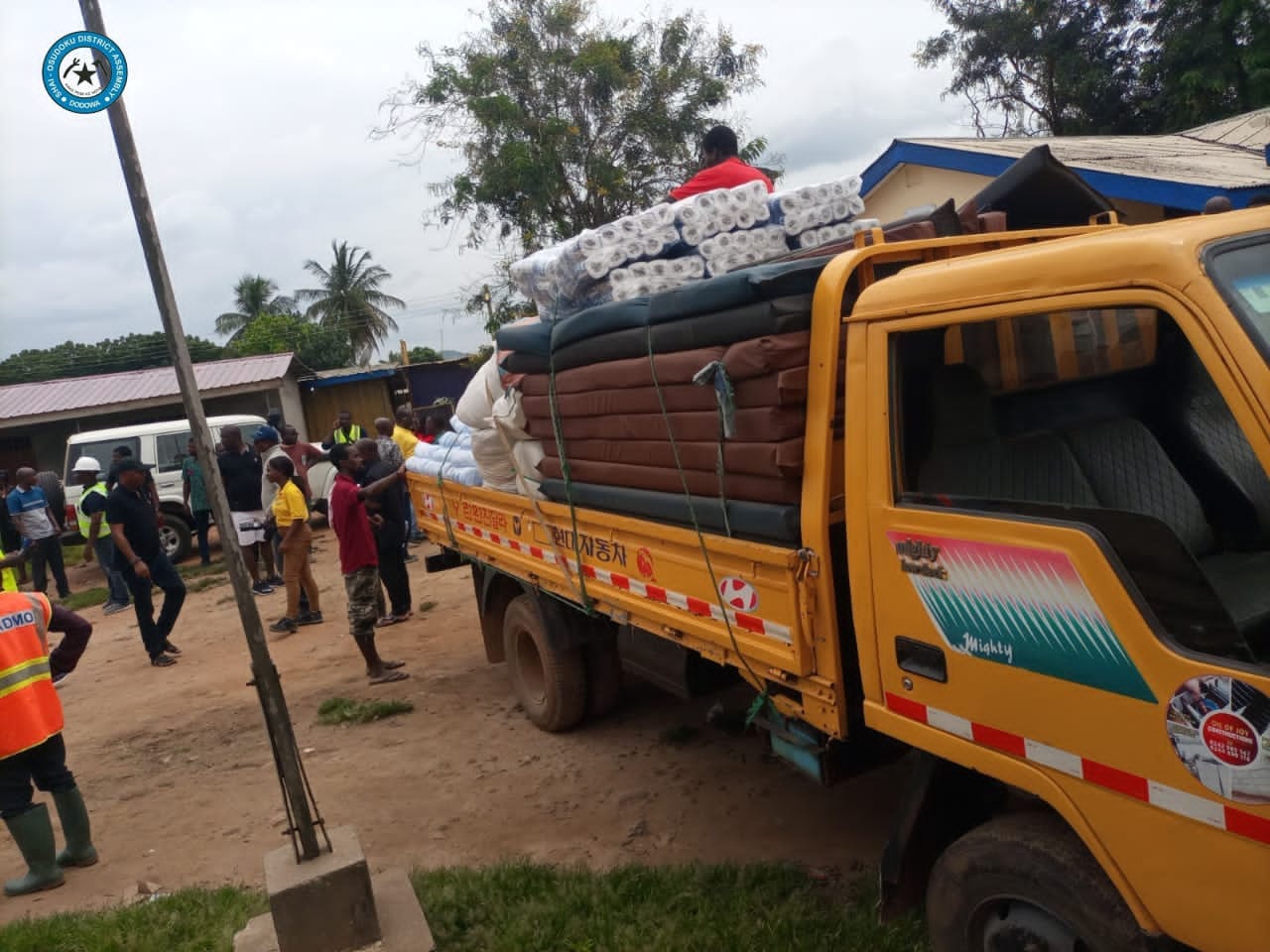 DCE DONATES ITEMS TO AFFECTED DISASTER VICTIMS. 