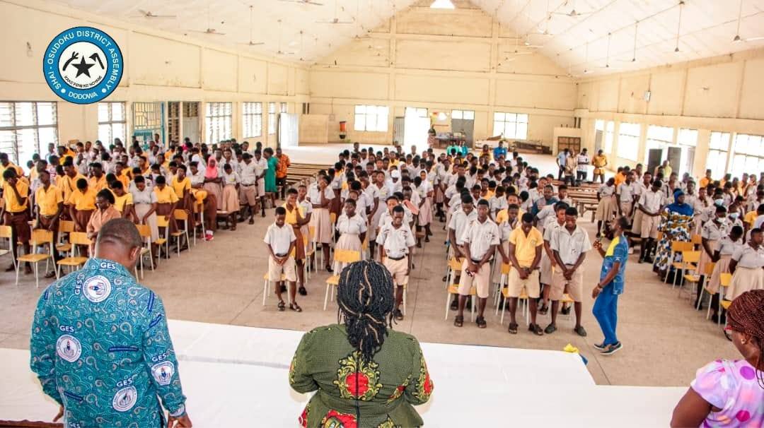 EDUCATION DIRECTORATE HOLDS 2025 EDITION OF MEET THE CANDIDATES FORUM. The Shai-Osudoku Education Directorate has successfully organised this year’s edition of Meet the Candidates Forum. This is an initiative designed to prepare candidates for the upcoming Basic Education Certificate Examination (BECE). The forum was held in two cohorts — Dodowa and Asutsuare, and was led by the District Director of Education, Ms. Harriet Lomotey, who was accompanied by seasoned examiners from the district, who took the can