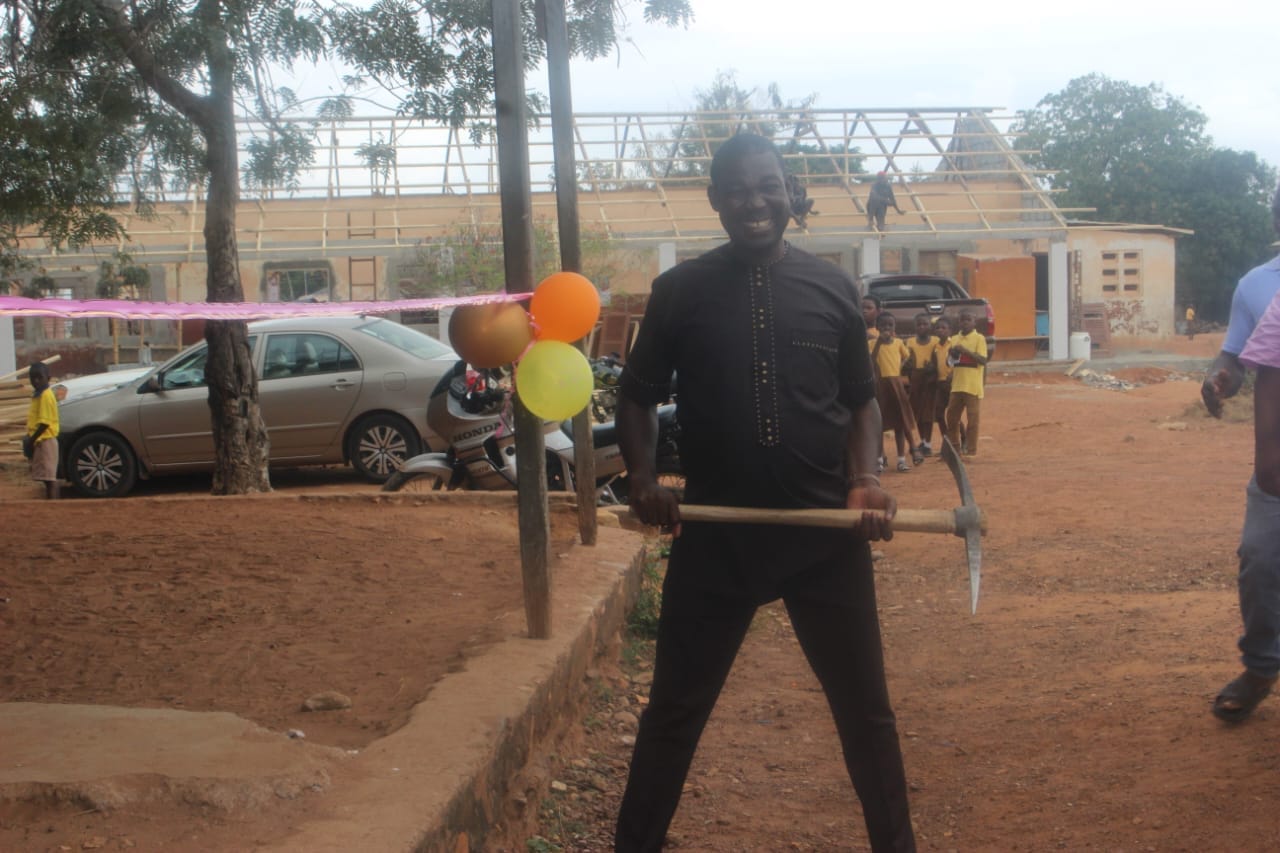 DCE CUTS SOD FOR A NEW UNIT CLASSROOM BLOCK AT THE METHODIST D/A BASIC SCHOOL IN DODOWA.