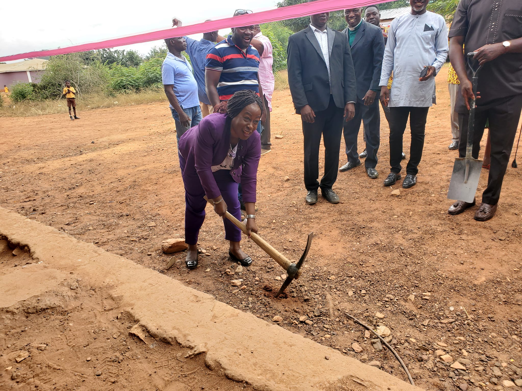 DCE CUTS SOD FOR A NEW UNIT CLASSROOM BLOCK AT THE METHODIST D/A BASIC SCHOOL IN DODOWA.