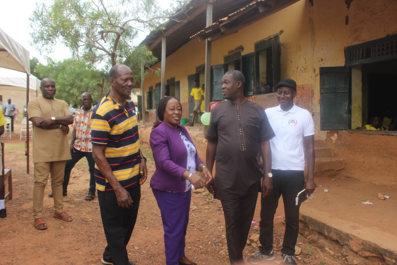 DCE CUTS SOD FOR A NEW UNIT CLASSROOM BLOCK AT THE METHODIST D/A BASIC SCHOOL IN DODOWA.