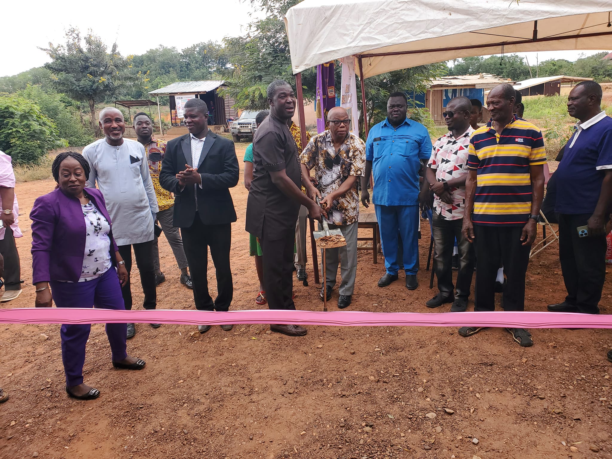 DCE CUTS SOD FOR A NEW UNIT CLASSROOM BLOCK AT THE METHODIST D/A BASIC SCHOOL IN DODOWA.