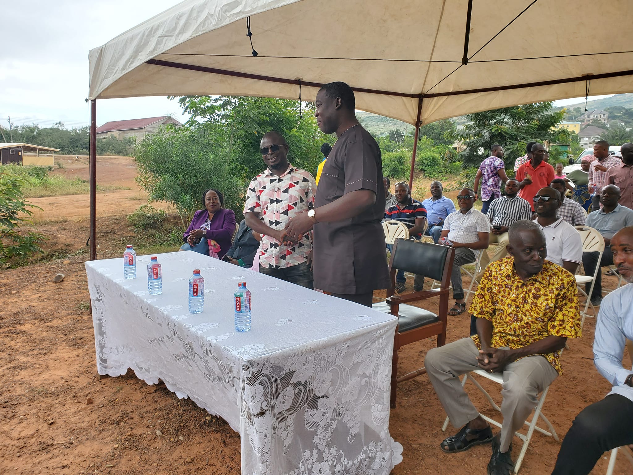 DCE CUTS SOD FOR A NEW UNIT CLASSROOM BLOCK AT THE METHODIST D/A BASIC SCHOOL IN DODOWA.