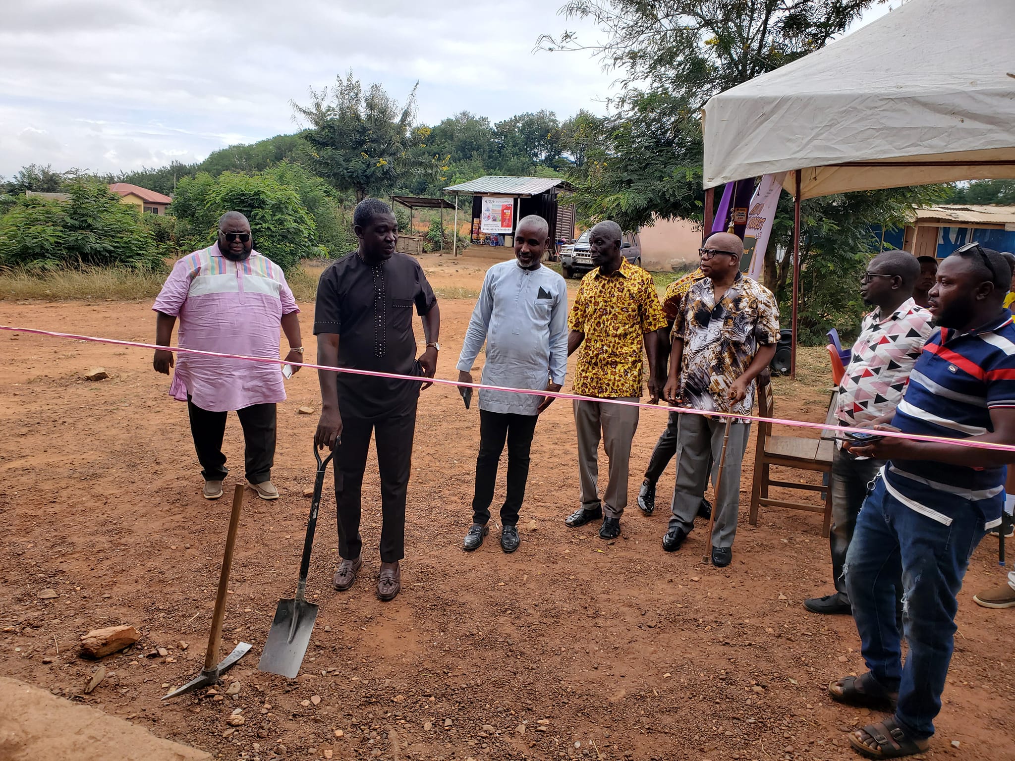 DCE CUTS SOD FOR A NEW UNIT CLASSROOM BLOCK AT THE METHODIST D/A BASIC SCHOOL IN DODOWA.