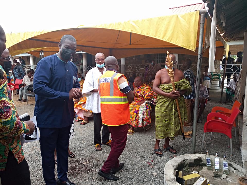 DCE Donates to Osudoku Traditional Council.